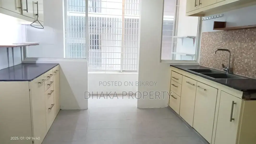 (3200-Sqft) 3-Beds Modern Apartment Rent in Gulshan North in Gulshan
