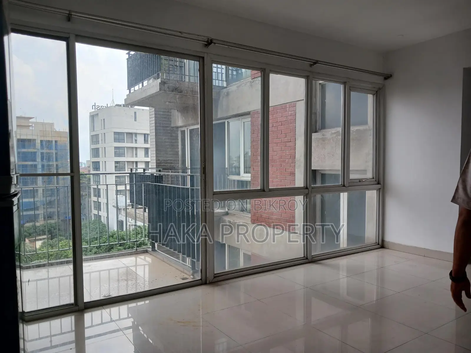3Bedroom Sun Lighting Apt.Office come Residents possible-2300sft in Baridhara