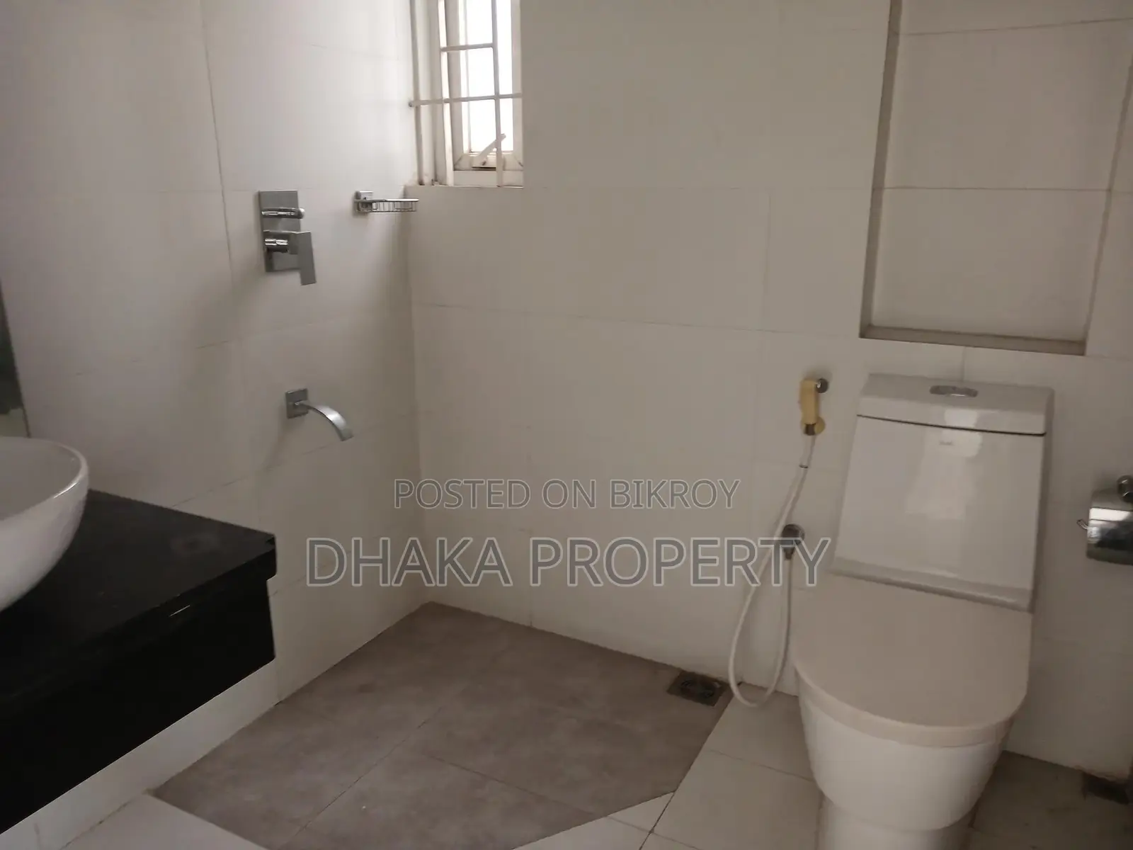 3Bedroom Sun Lighting Apt.Office come Residents possible-2300sft in Baridhara