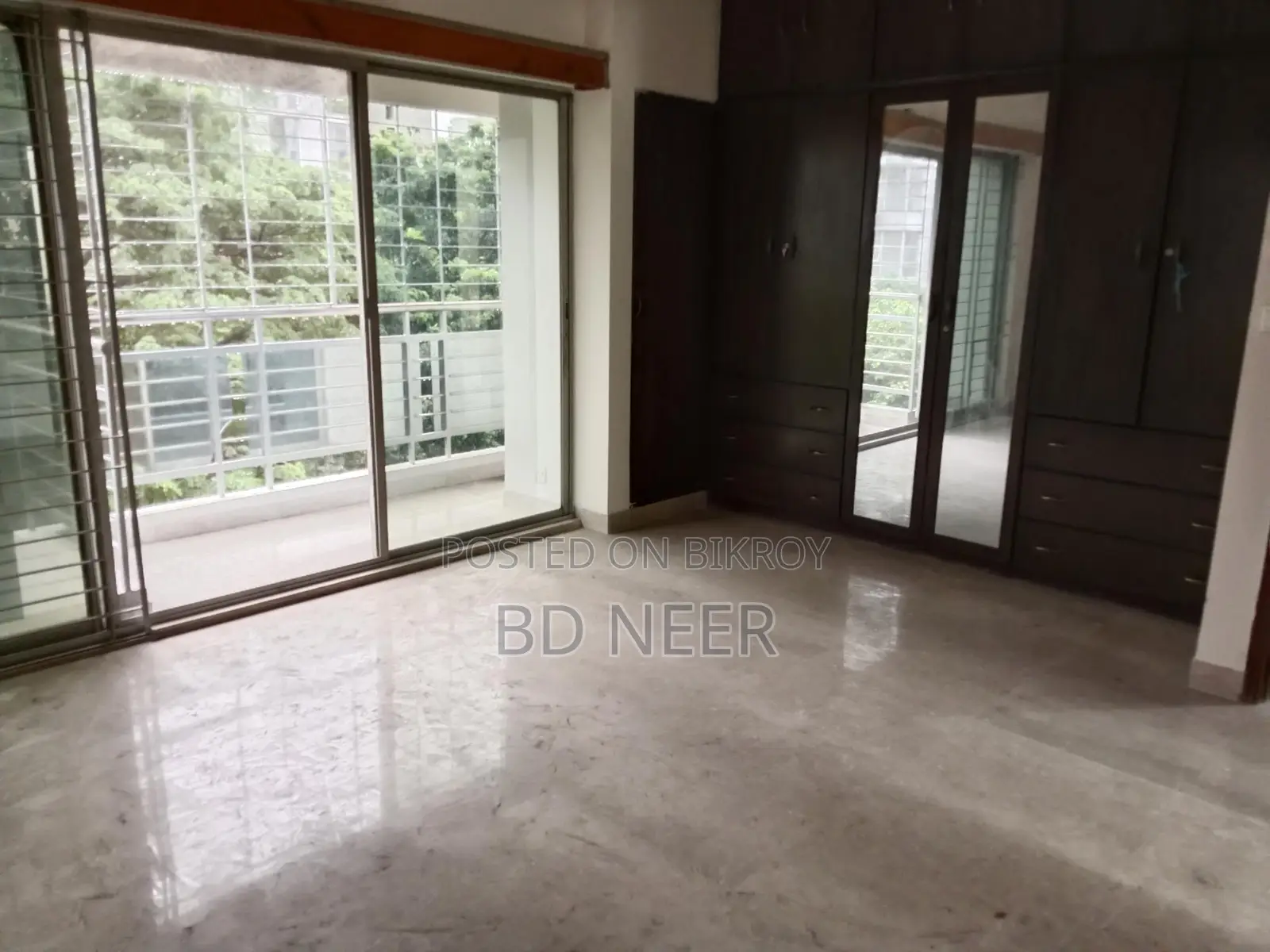 Well semi furnish 4 Bed room apt available in Gulshan 2 in Gulshan