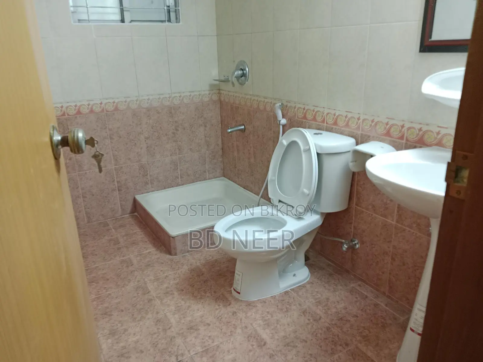 Well semi furnish 4 Bed room apt available in Gulshan 2 in Gulshan