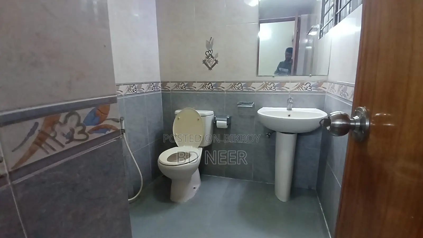 Furnished 3 Bedroom Flat Rent in Gulshan-1 in Gulshan
