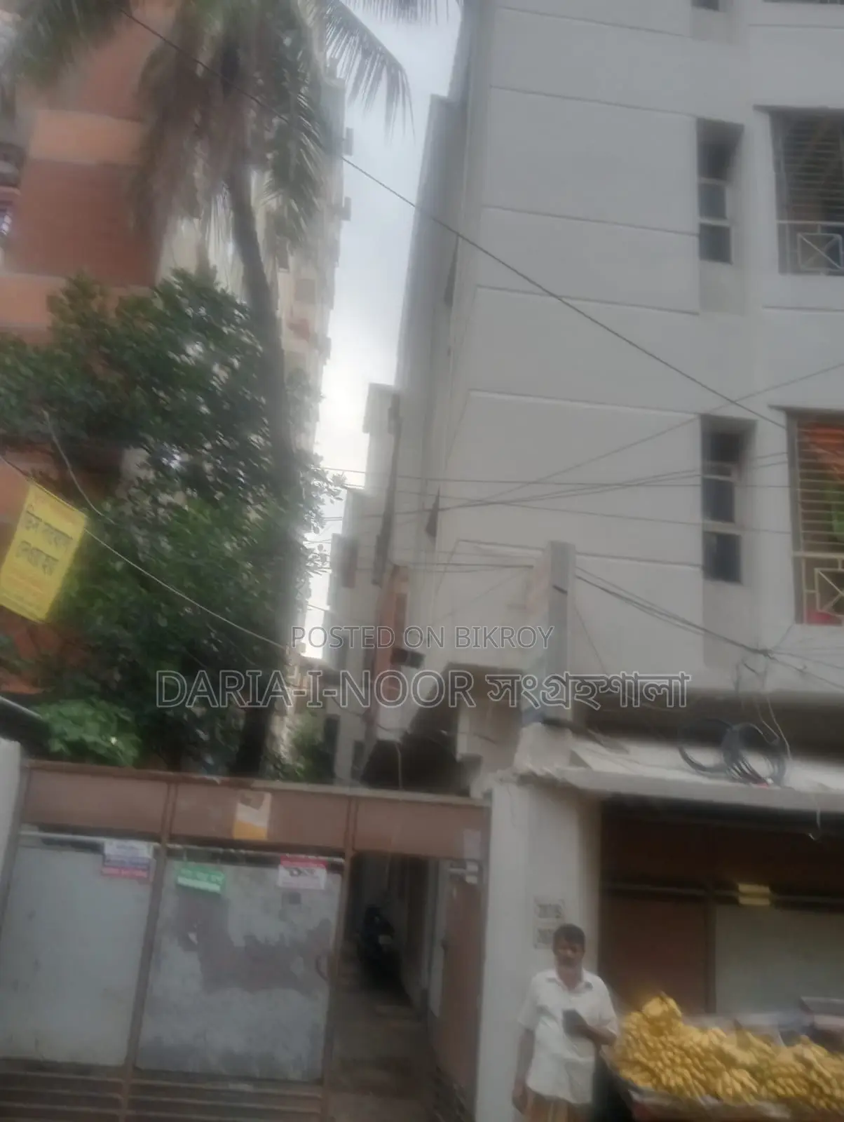 House for sale on 6 Katha land in Rayer Bazar in Dhanmondi