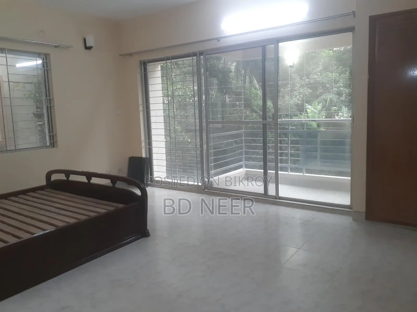 Un Furnished 3 Bedroom Flat Rent in Gulshan-2 in Gulshan