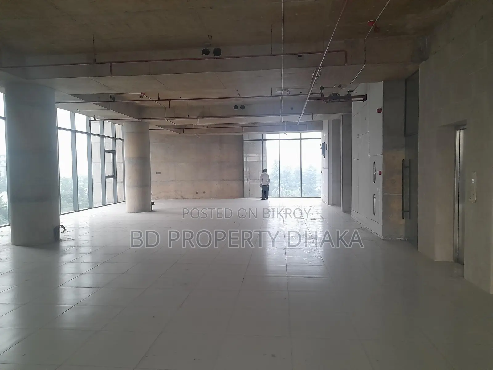 17000 Sqft Open Modern Commercial Space for Rent in Gulshan Avenue in Gulshan