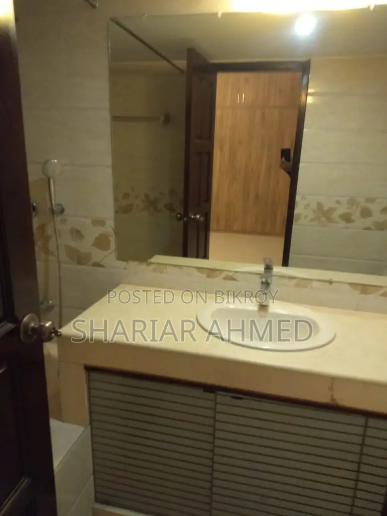 2370 Sqft 3 Bed Un-Furnished Apartment For Rent In Gulshan in Gulshan