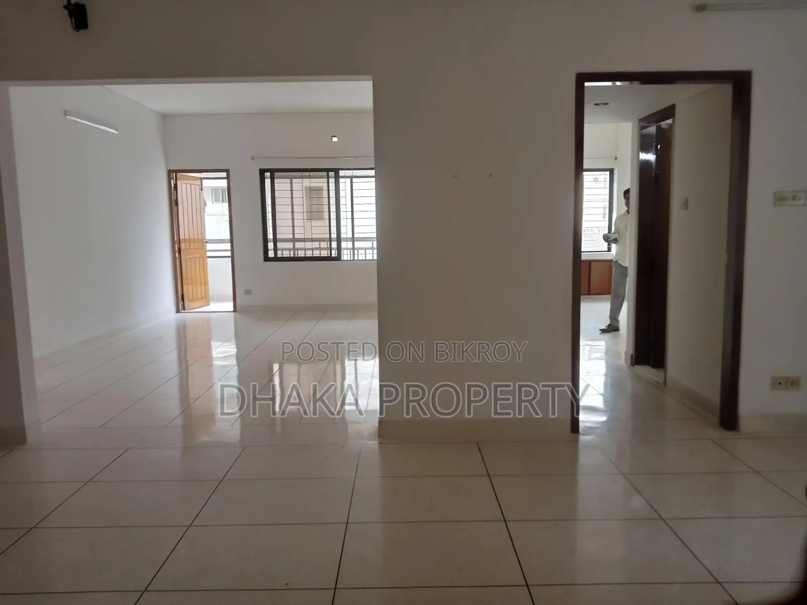 Un-Furnished 3 Bedrooms Apartment Rent in Baridhara in Baridhara