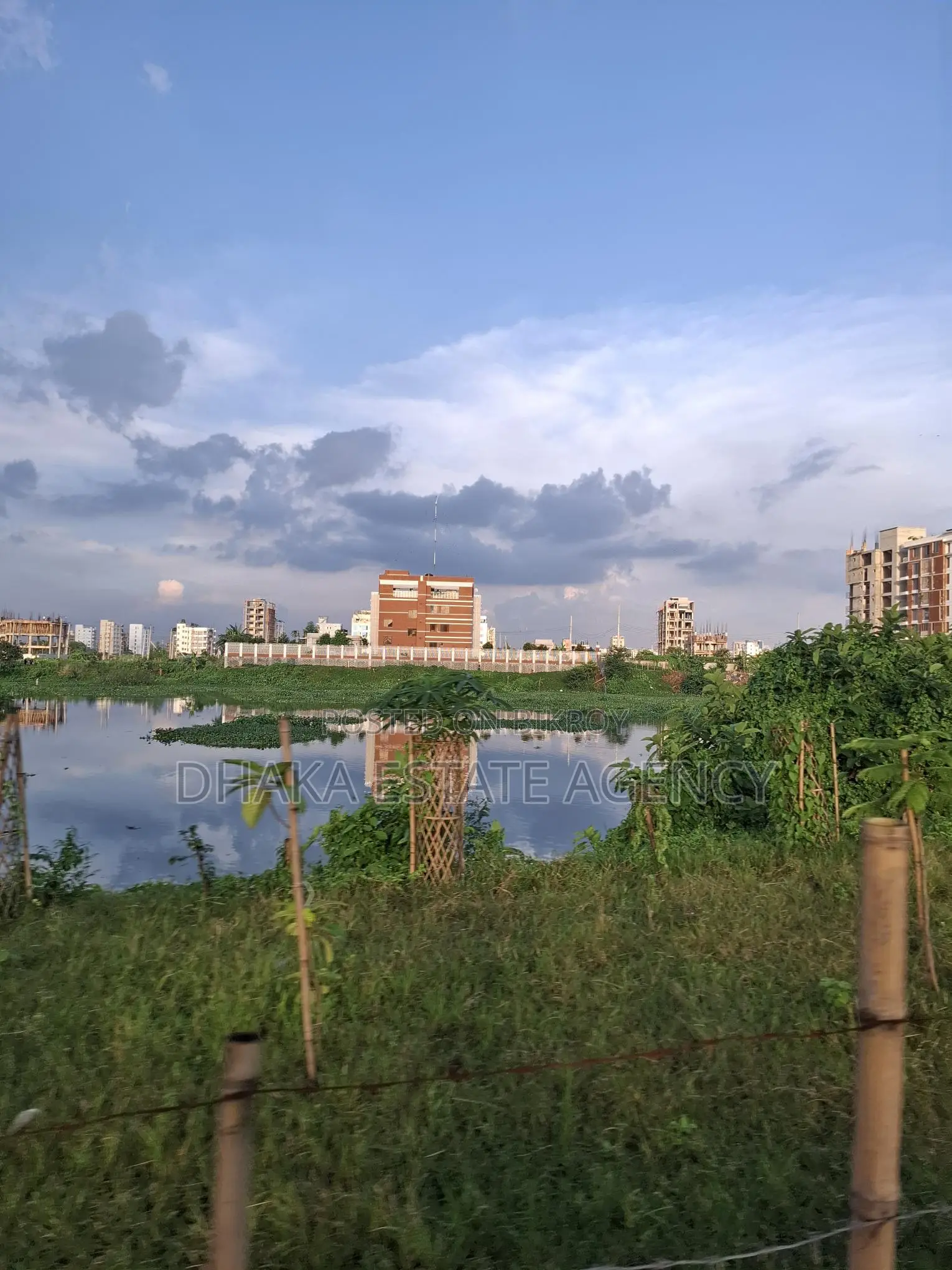 60×30 CORNER DIRECT LAKE FACING PLOT in Uttara