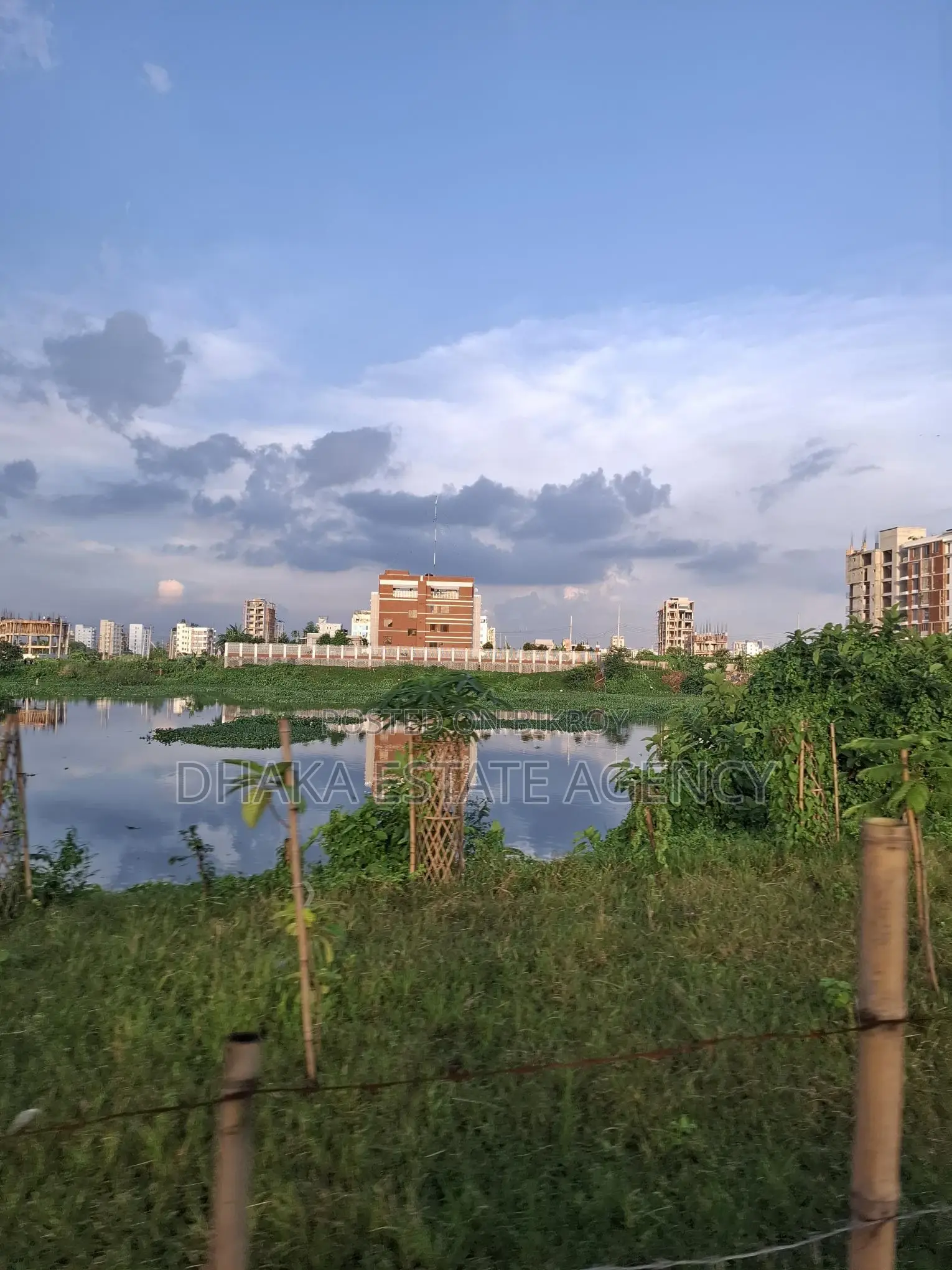 60×30 CORNER DIRECT LAKE FACING PLOT in Uttara