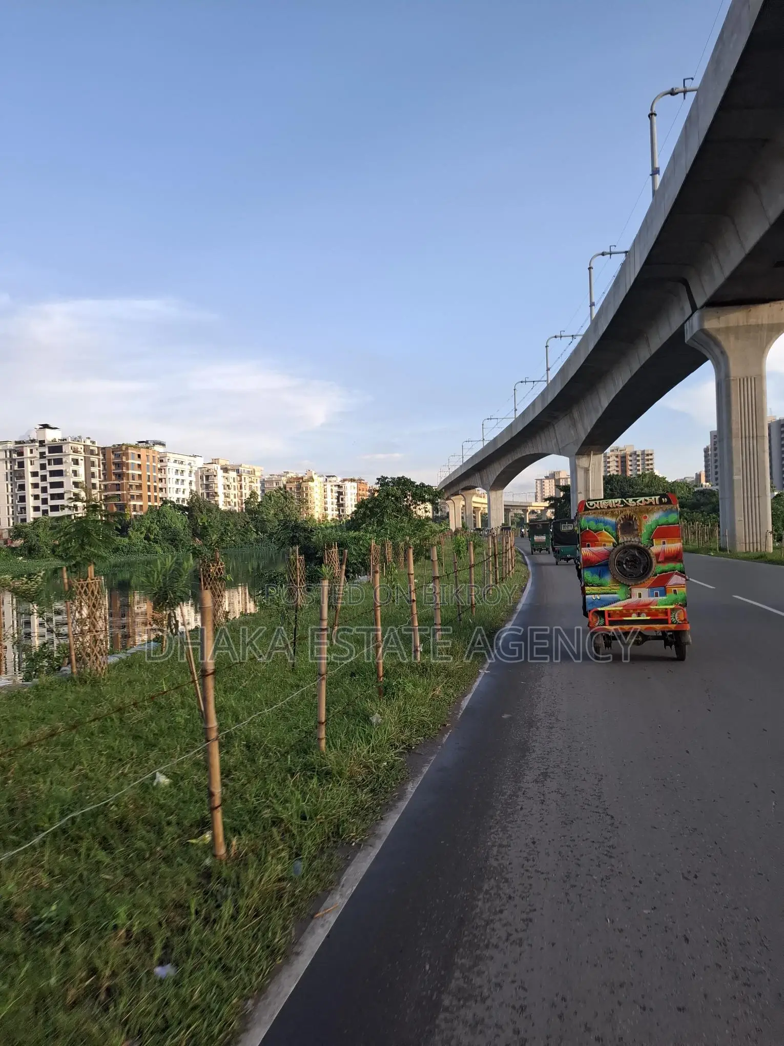 60×30 CORNER DIRECT LAKE FACING PLOT in Uttara