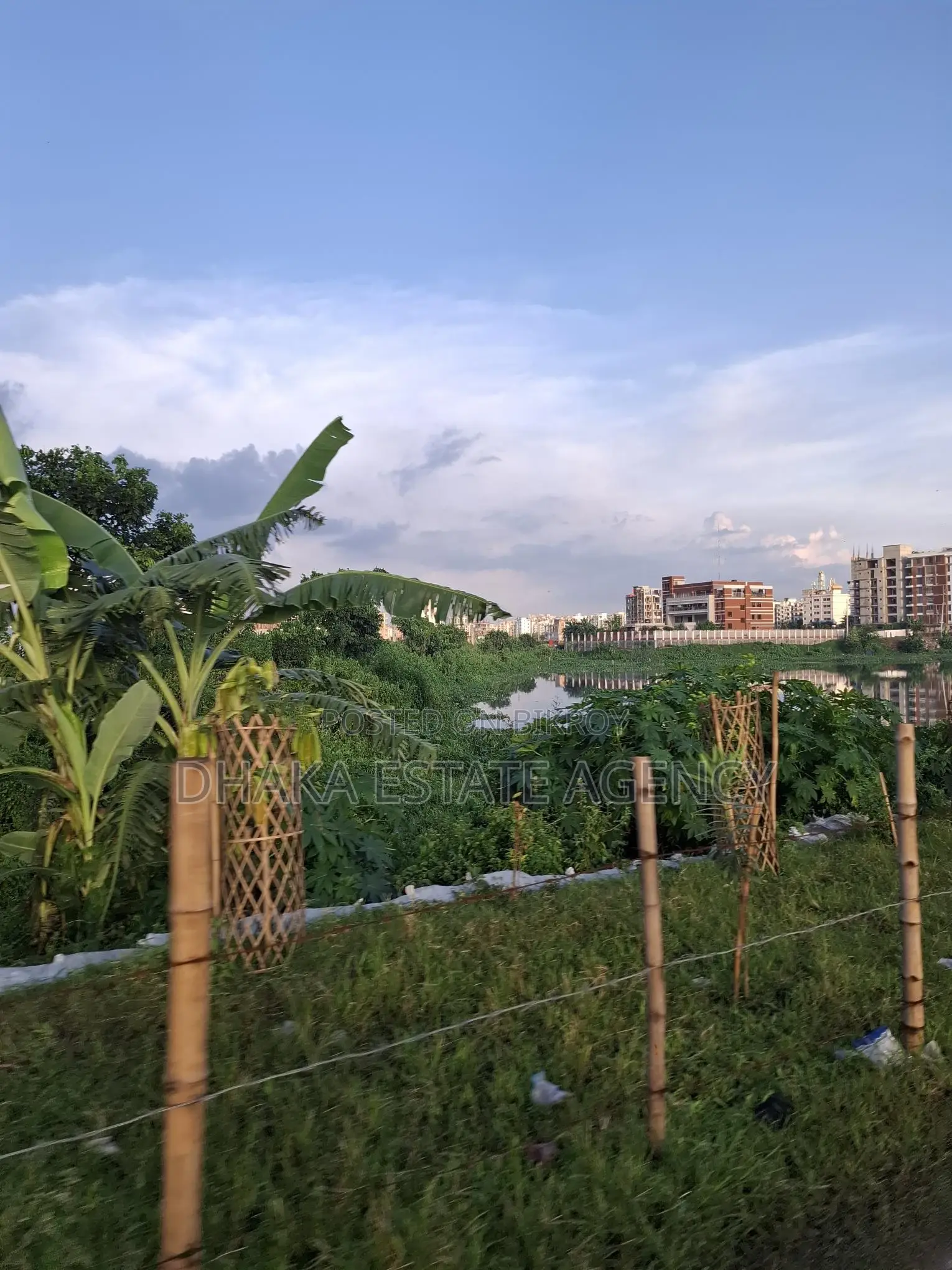 60×30 CORNER DIRECT LAKE FACING PLOT in Uttara