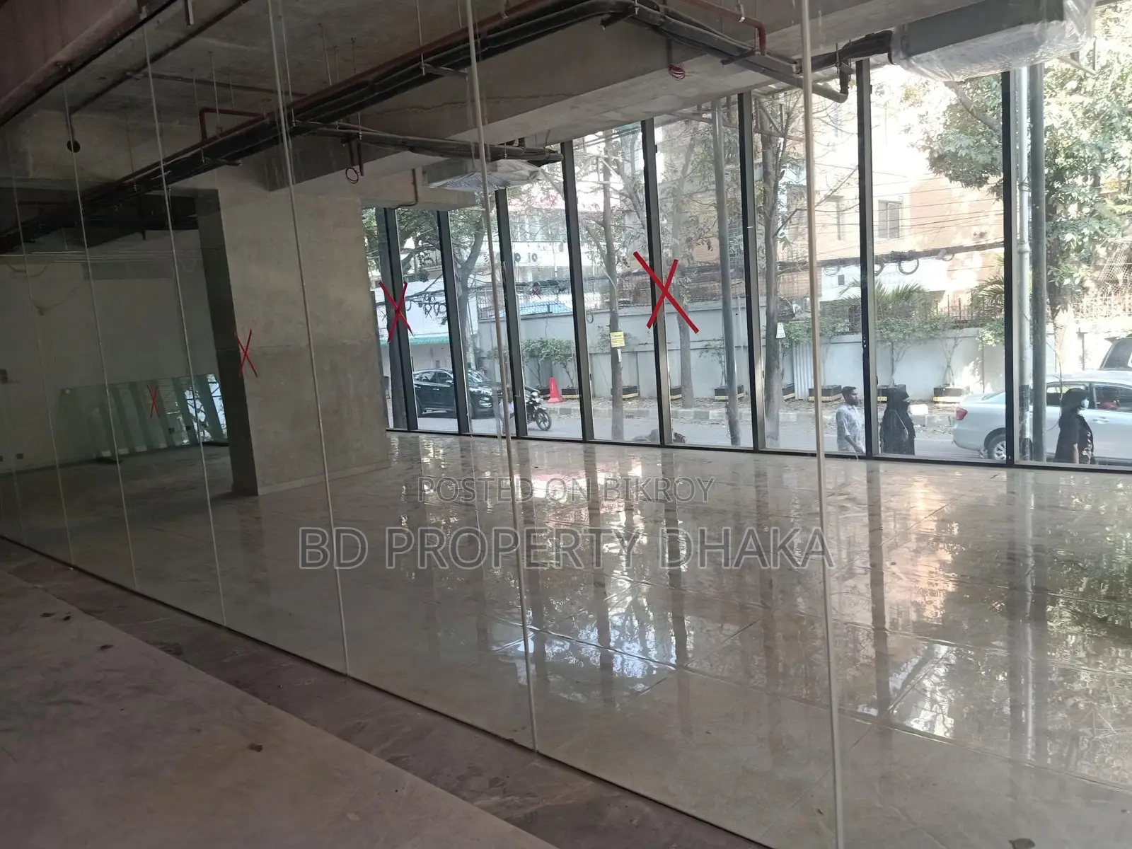 2700 Sqft Open Shop/showroom Ground floor rent in Banani