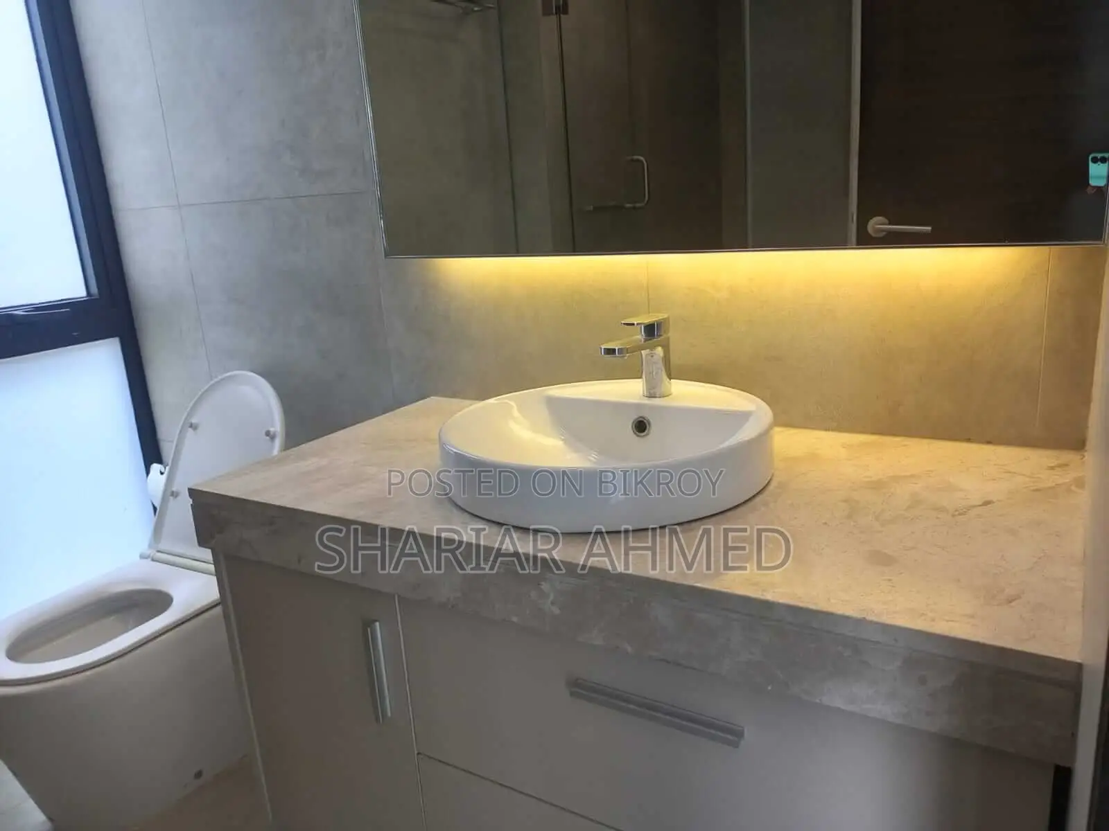 Exclusive (Gym & Pool) Semi-Furnished Ready Flat for Rent in Gulshan in Gulshan