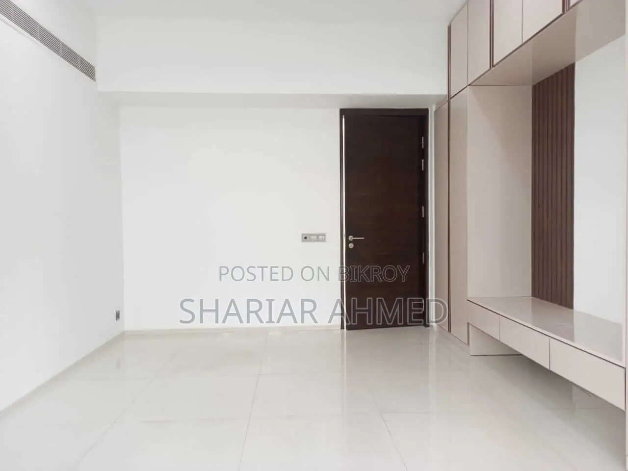 Exclusive (Gym & Pool) Semi-Furnished Ready Flat for Rent in Gulshan in Gulshan