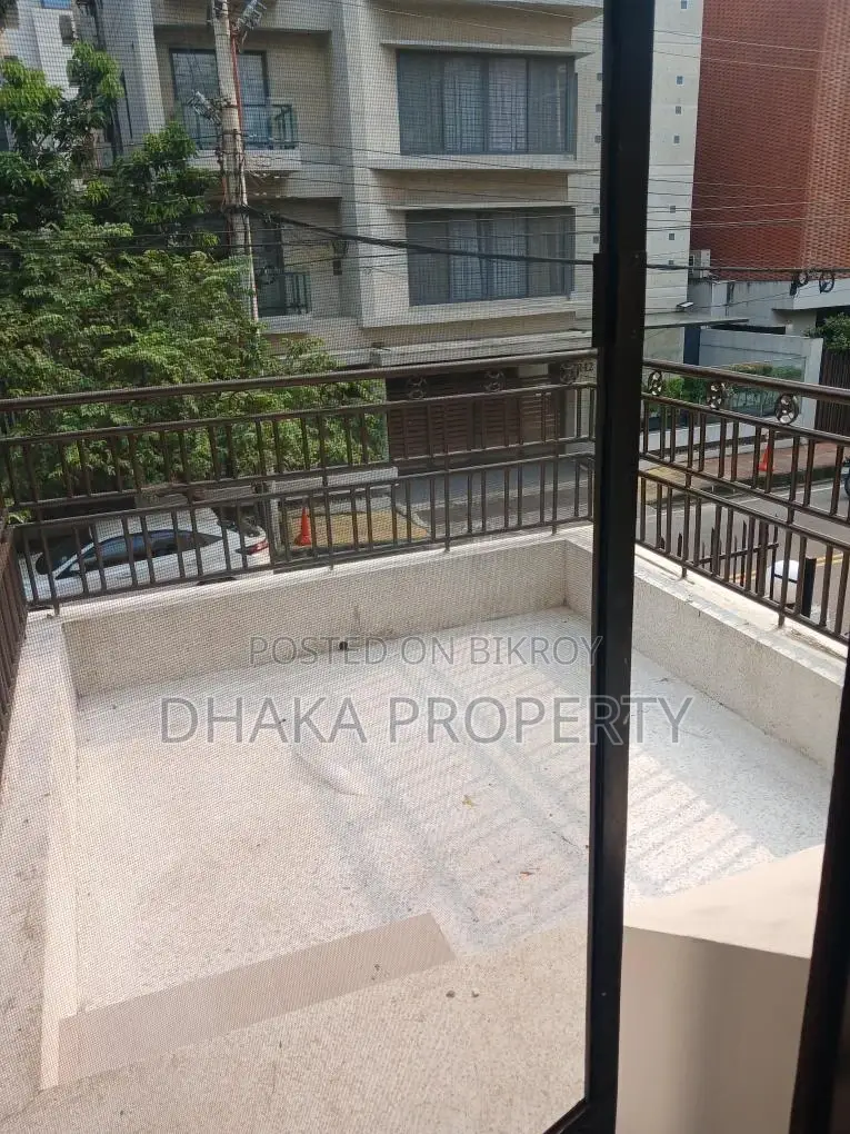 Independent House Rent At Baridhara Diplomatic Zone in Baridhara