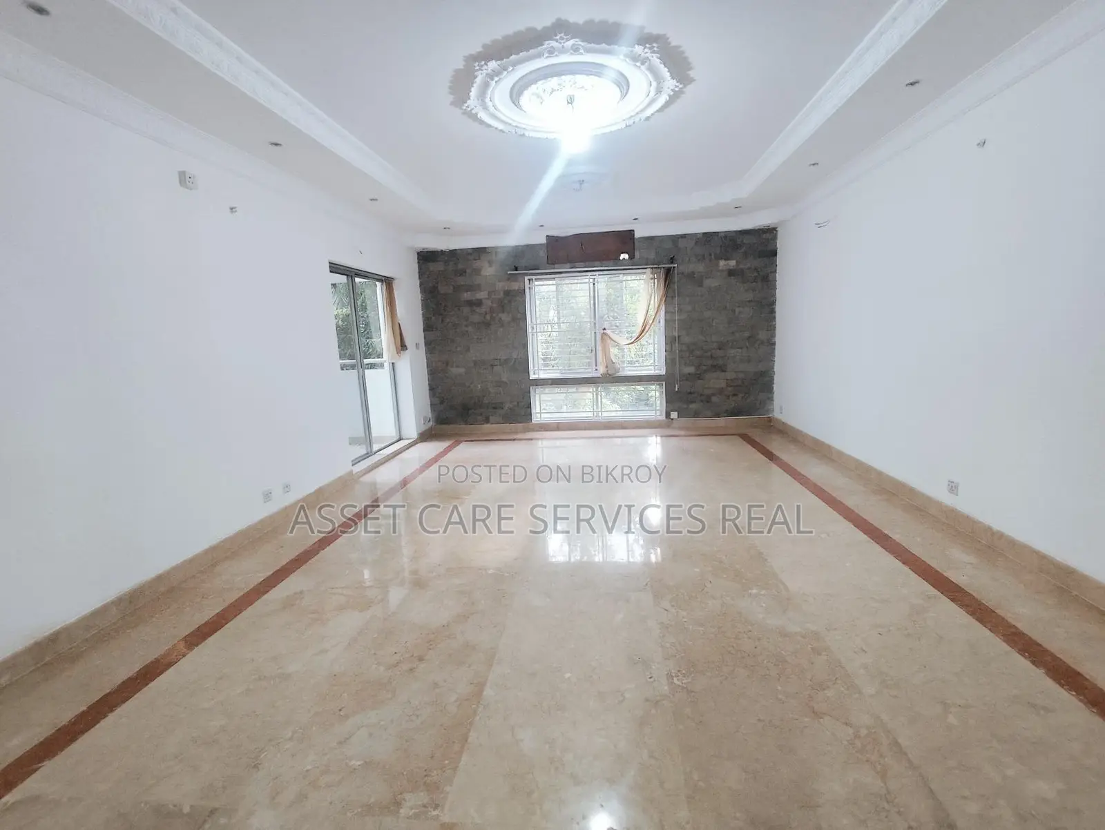 Gulshan-2 Nearby Circle 4000-Sqft Beautiful Office Space Rent in Gulshan