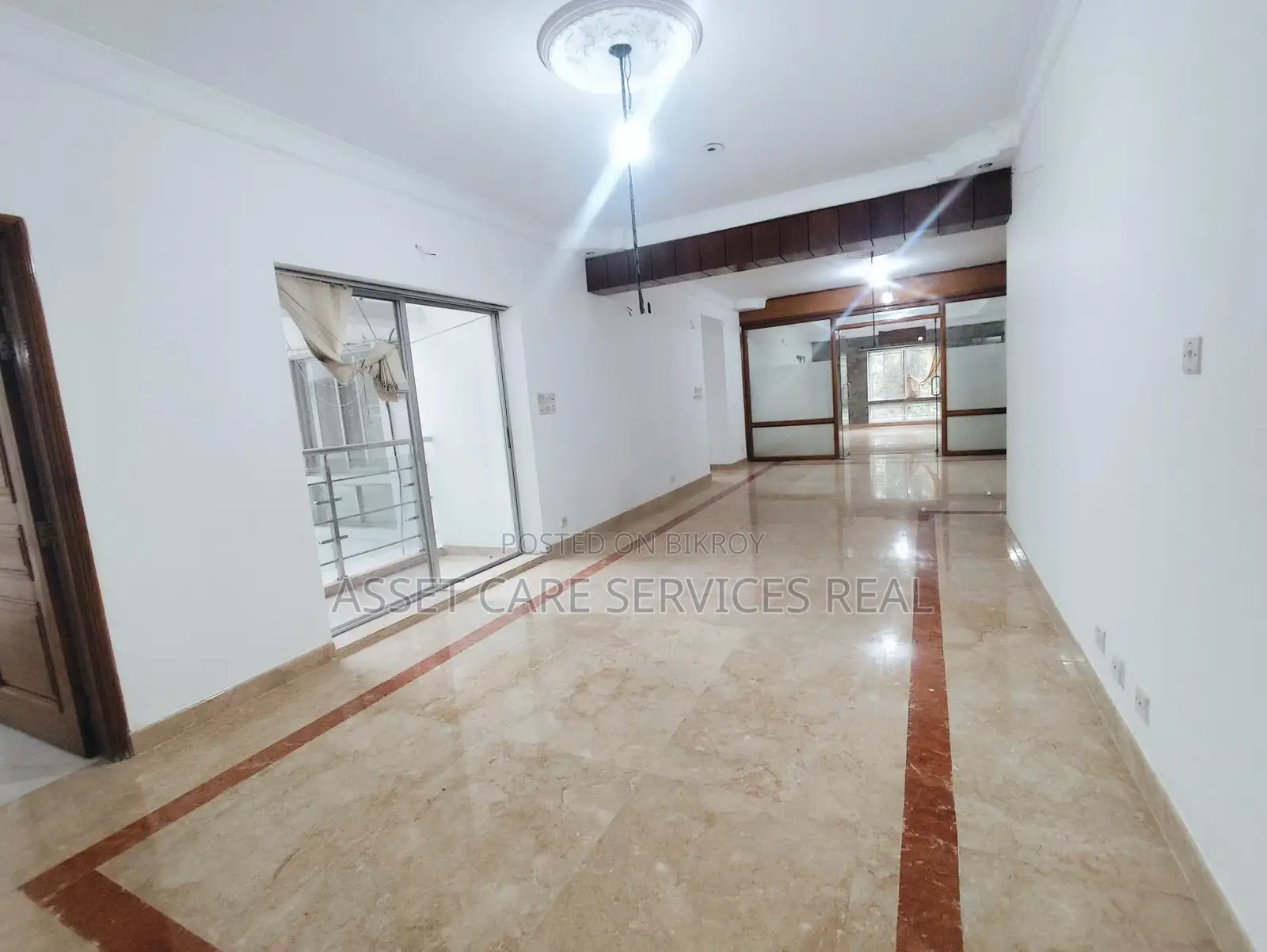 Gulshan-2 Nearby Circle 4000-Sqft Beautiful Office Space Rent in Gulshan