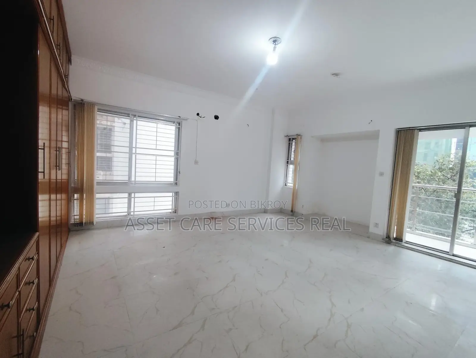 Gulshan-2 Nearby Circle 4000-Sqft Beautiful Office Space Rent in Gulshan