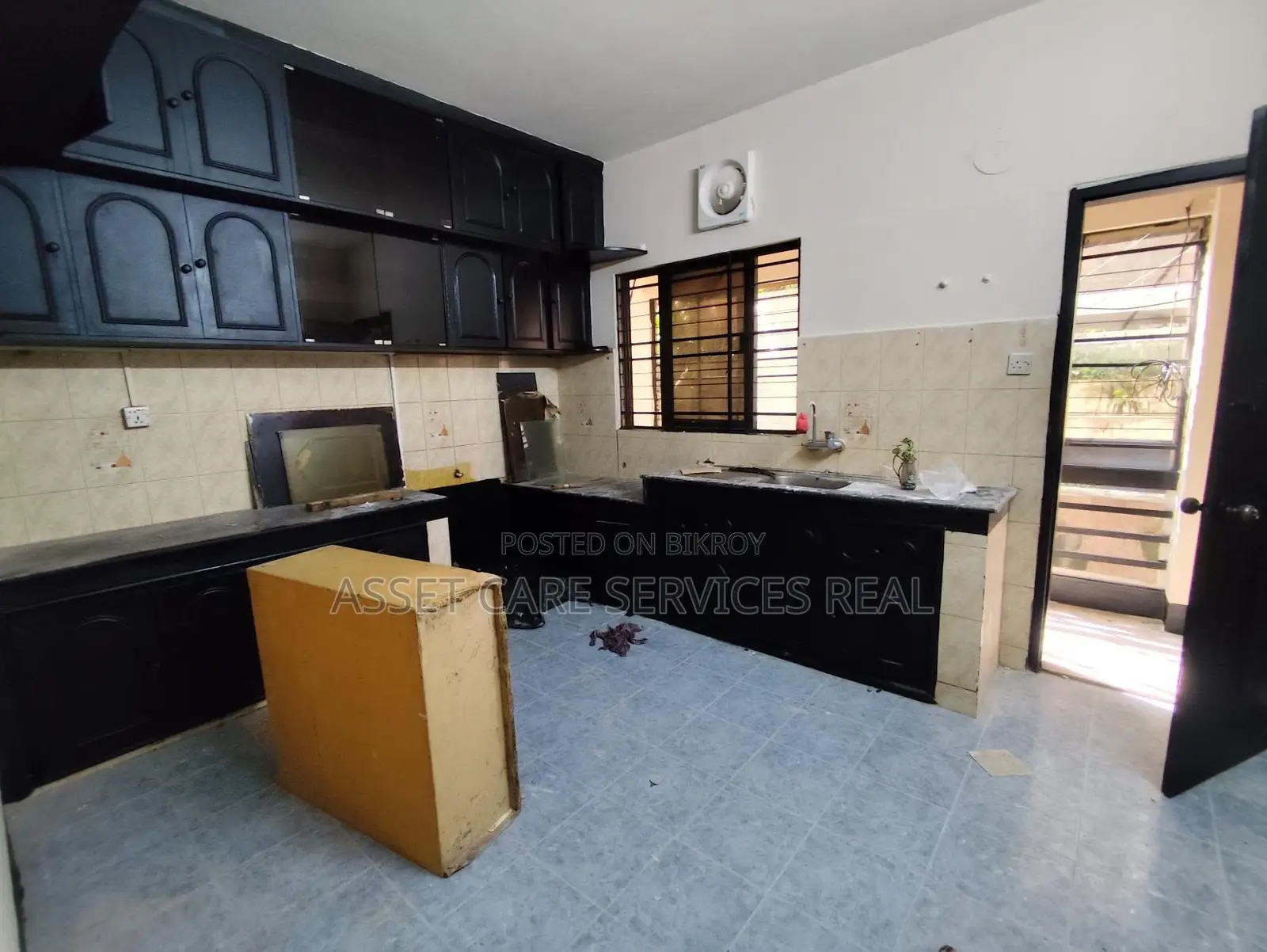 Baridhara Diplomatic Zone 3Bed Un-Furnished Apartment Rent in Baridhara