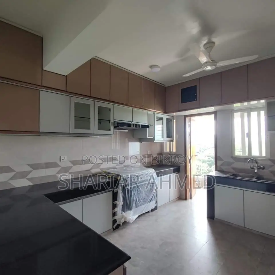 A Nicely Constructed Apartment Of 4400 SqFt Rent In Gulshan in Gulshan