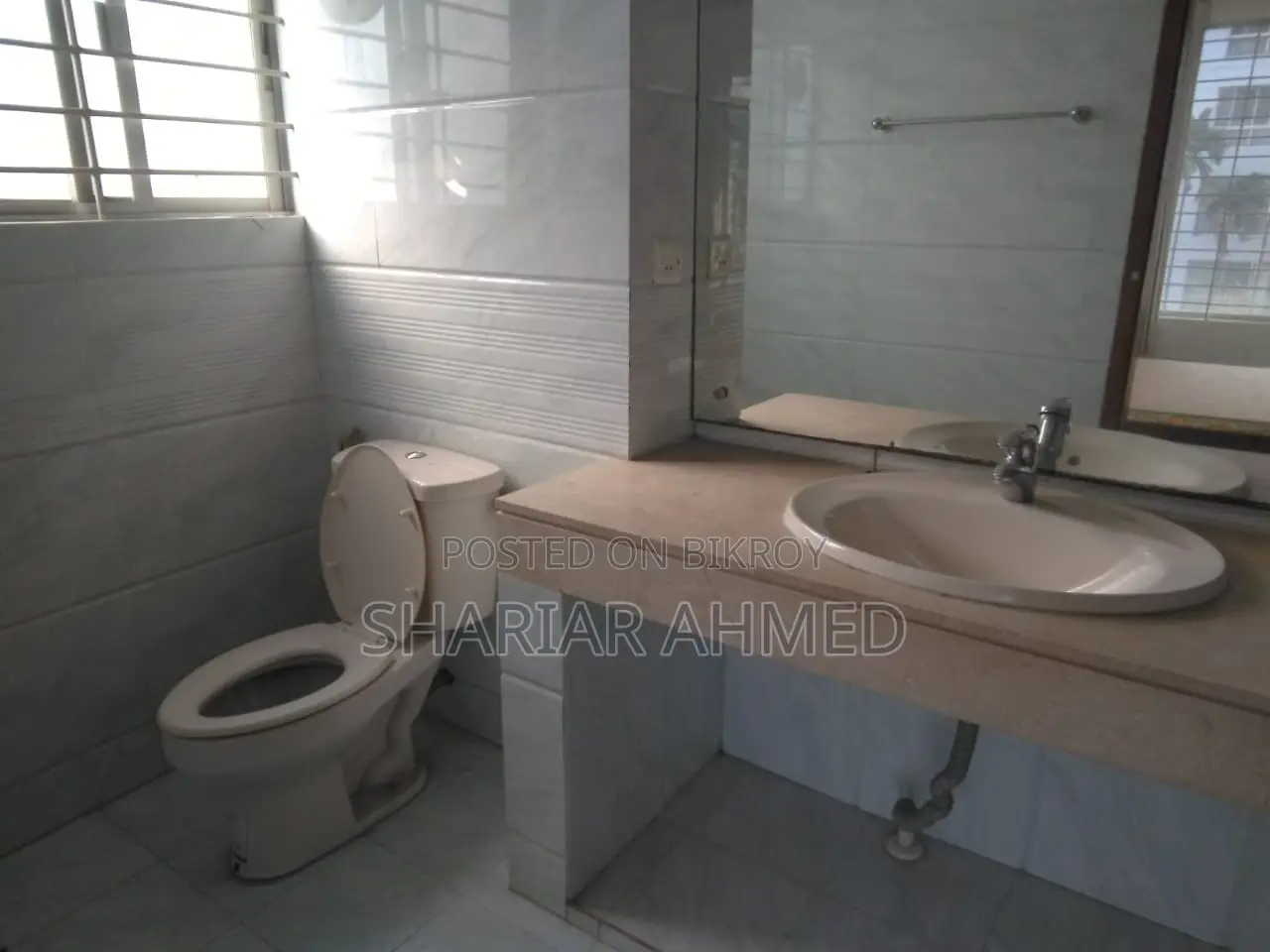 Fully Furnished 2250 SqFt 3 Bed Apartment Rent In Gulshan-2 in Gulshan