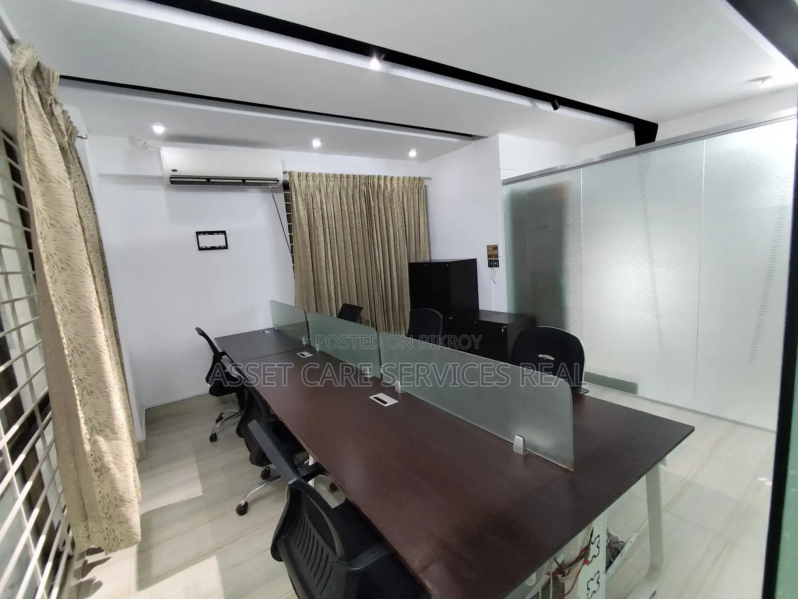 Full Furnished Luxurious Office Space Rent In North Banani in Banani