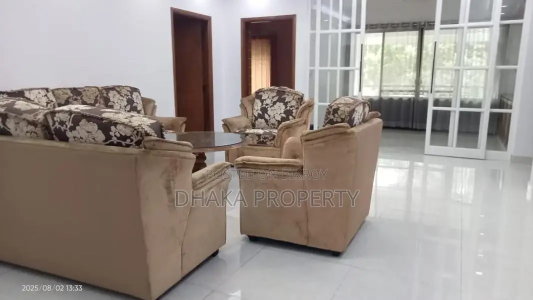 2500SqFt.Semi Furnish Apartment Rent In Gulshan Area in Gulshan