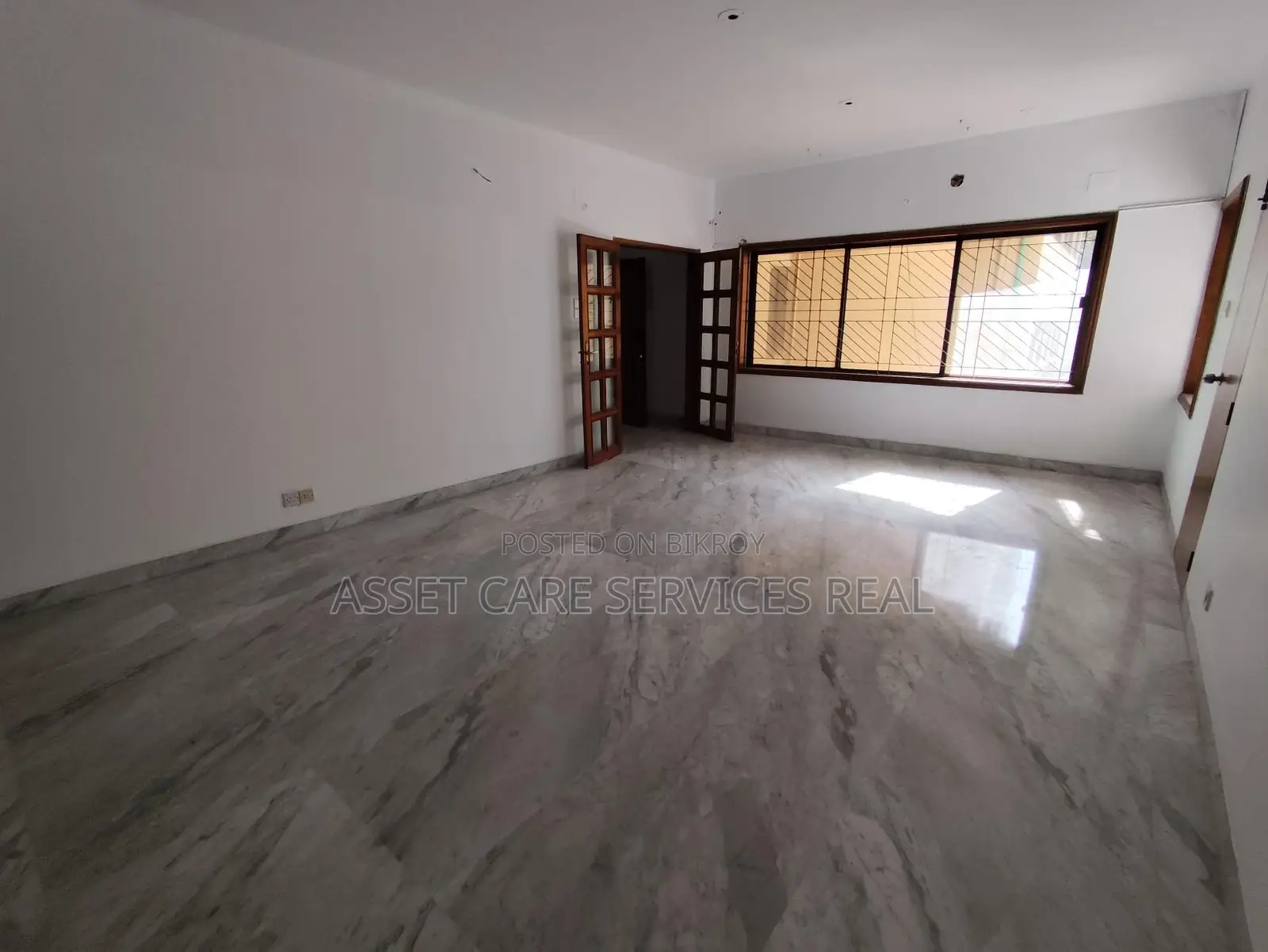 Prime Location 2650-Sqft Office Space for Rent in Gulshan-2 in Gulshan