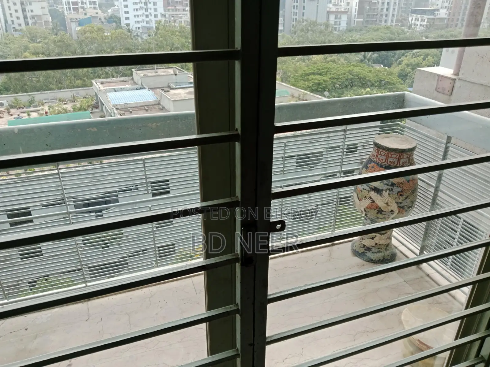 lake view semi furnish 4 bedroom apt rent in banani North in Banani