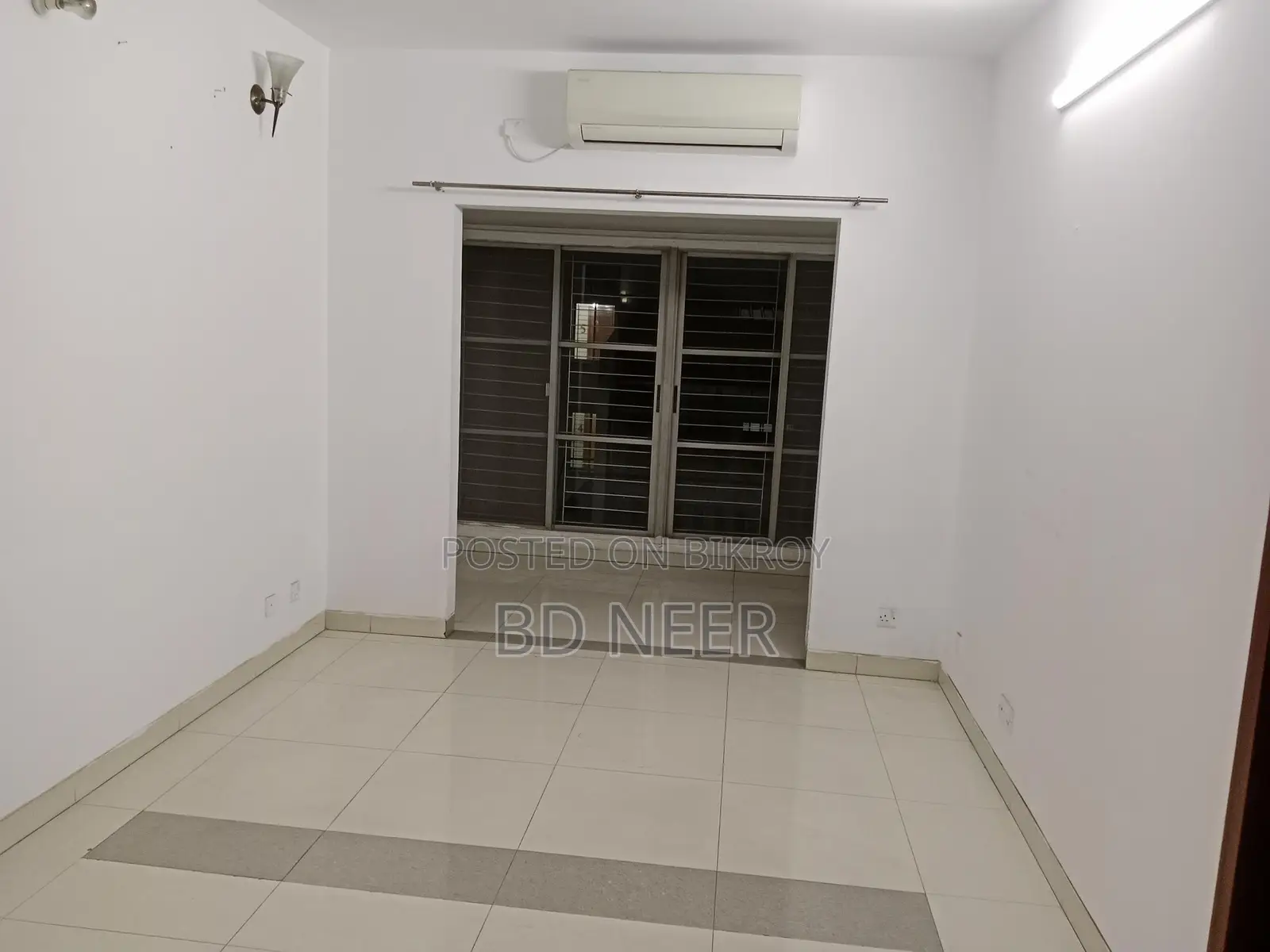 lake view semi furnish 4 bedroom apt rent in banani North in Banani
