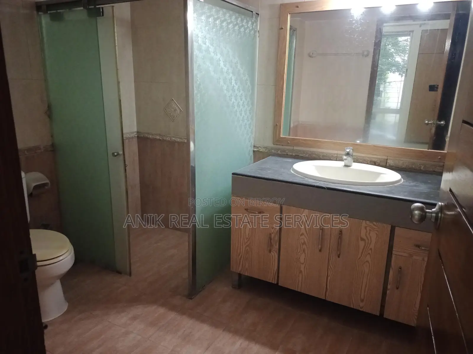 Good Quality 3 Bedroom Un Farnised Flat Rent At Gulshan 2 in Gulshan