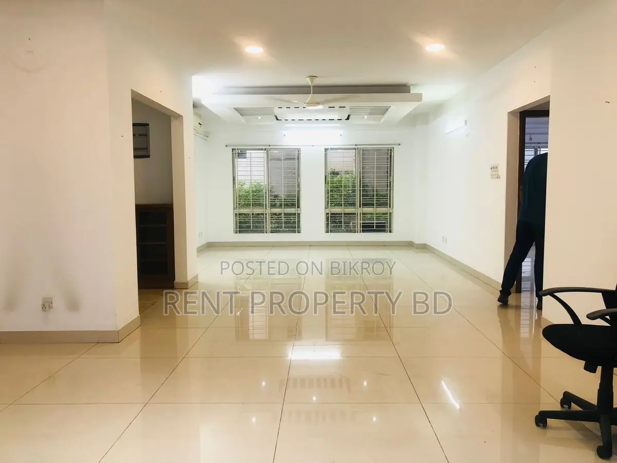 Luxurious Apartment Rent In Baridhara Diplomatic in Baridhara