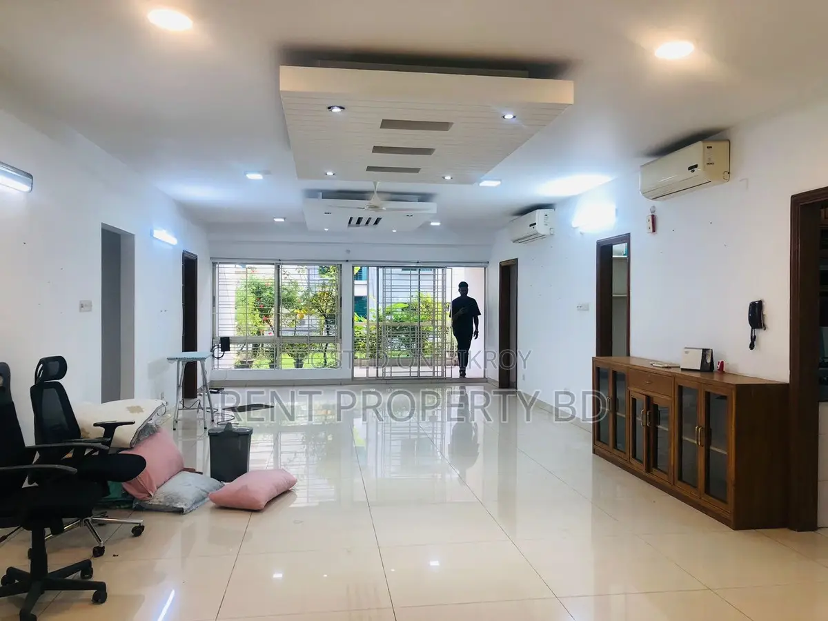 Luxurious Apartment Rent In Baridhara Diplomatic in Baridhara
