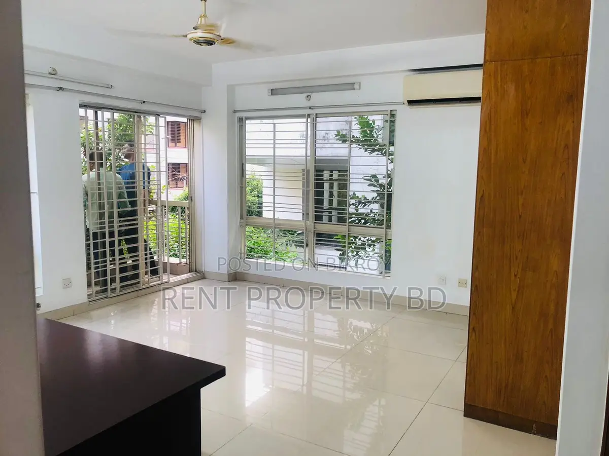 Luxurious Apartment Rent In Baridhara Diplomatic in Baridhara