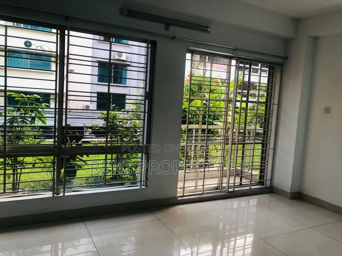 Luxurious Apartment Rent In Baridhara Diplomatic in Baridhara