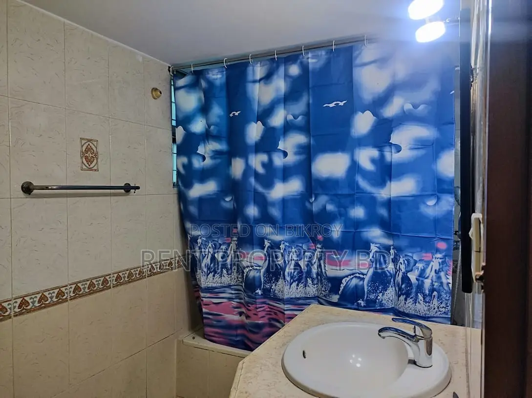Gulshan Fully Furnished Apartment Rent 3 Bed Rooms in Gulshan