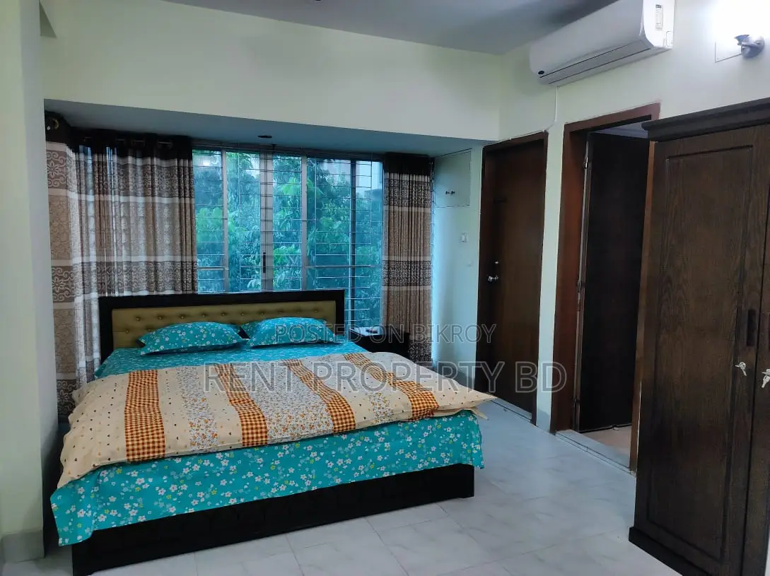 Gulshan Fully Furnished Apartment Rent 3 Bed Rooms in Gulshan
