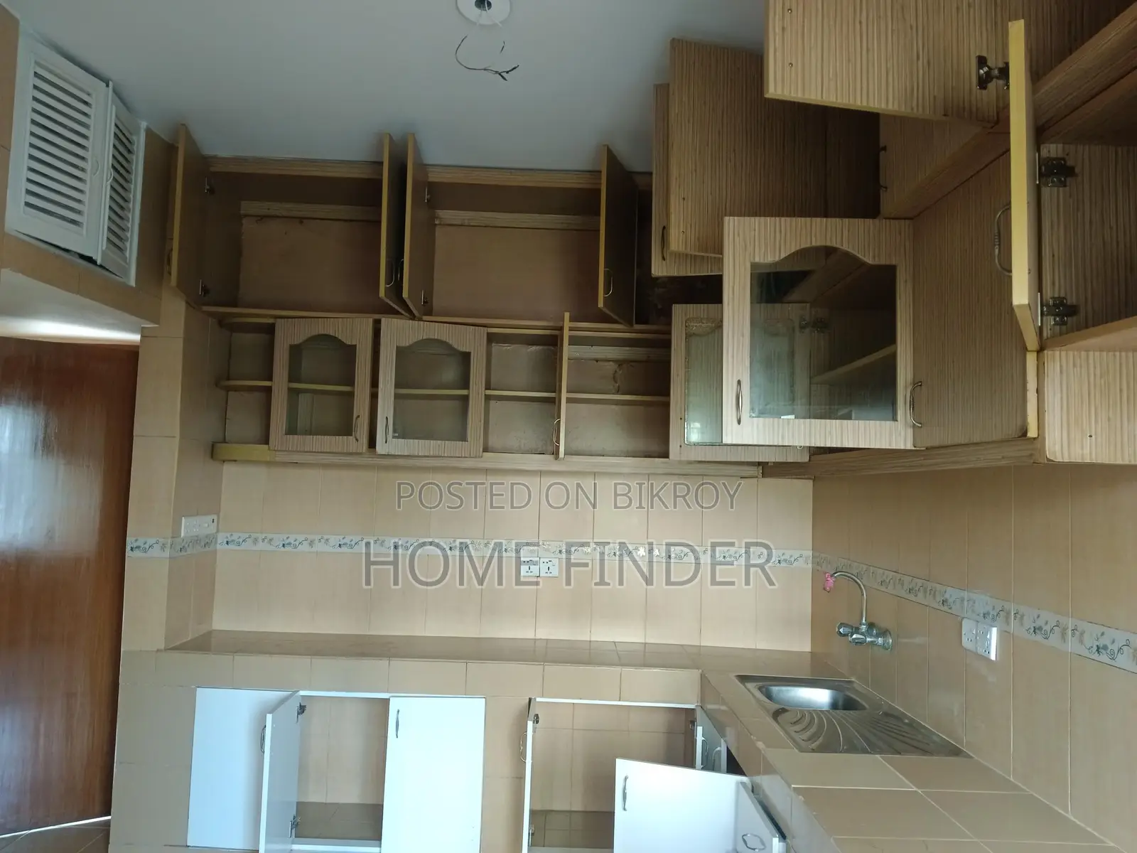 4 Bed 3000 Sqft Un-Furnished Apartment For Rent In Gulshan 1 in Gulshan