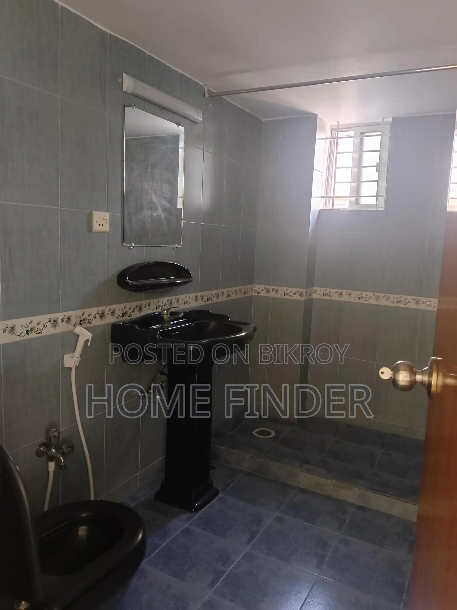 4 Bed 3000 Sqft Un-Furnished Apartment For Rent In Gulshan 1 in Gulshan