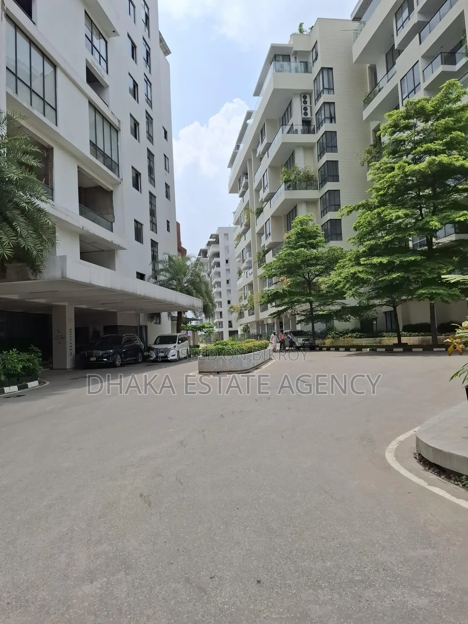 South Facing Use Flat Sale Dhanmondi in Dhanmondi