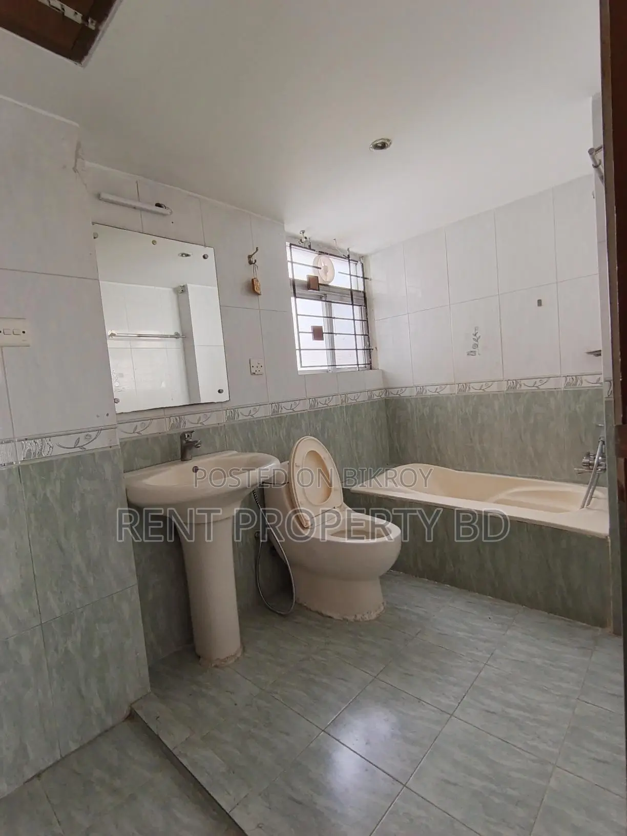 Banani 3 Bed Nice Apartment Rent in Banani