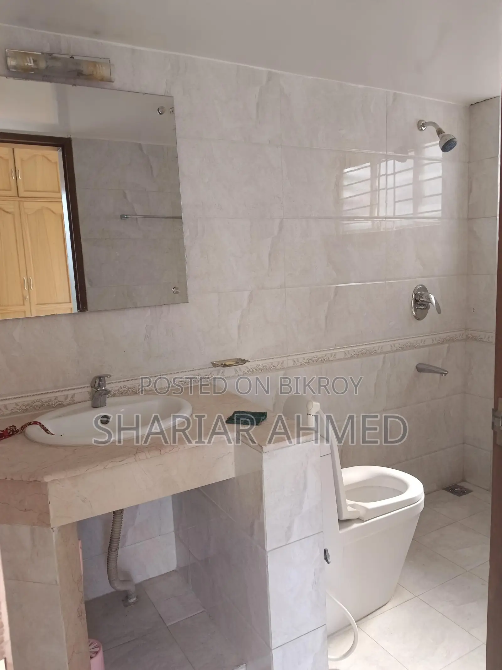 2400 Sqft Un-furnished Apartment For Rent In Gulshan 1 in Gulshan
