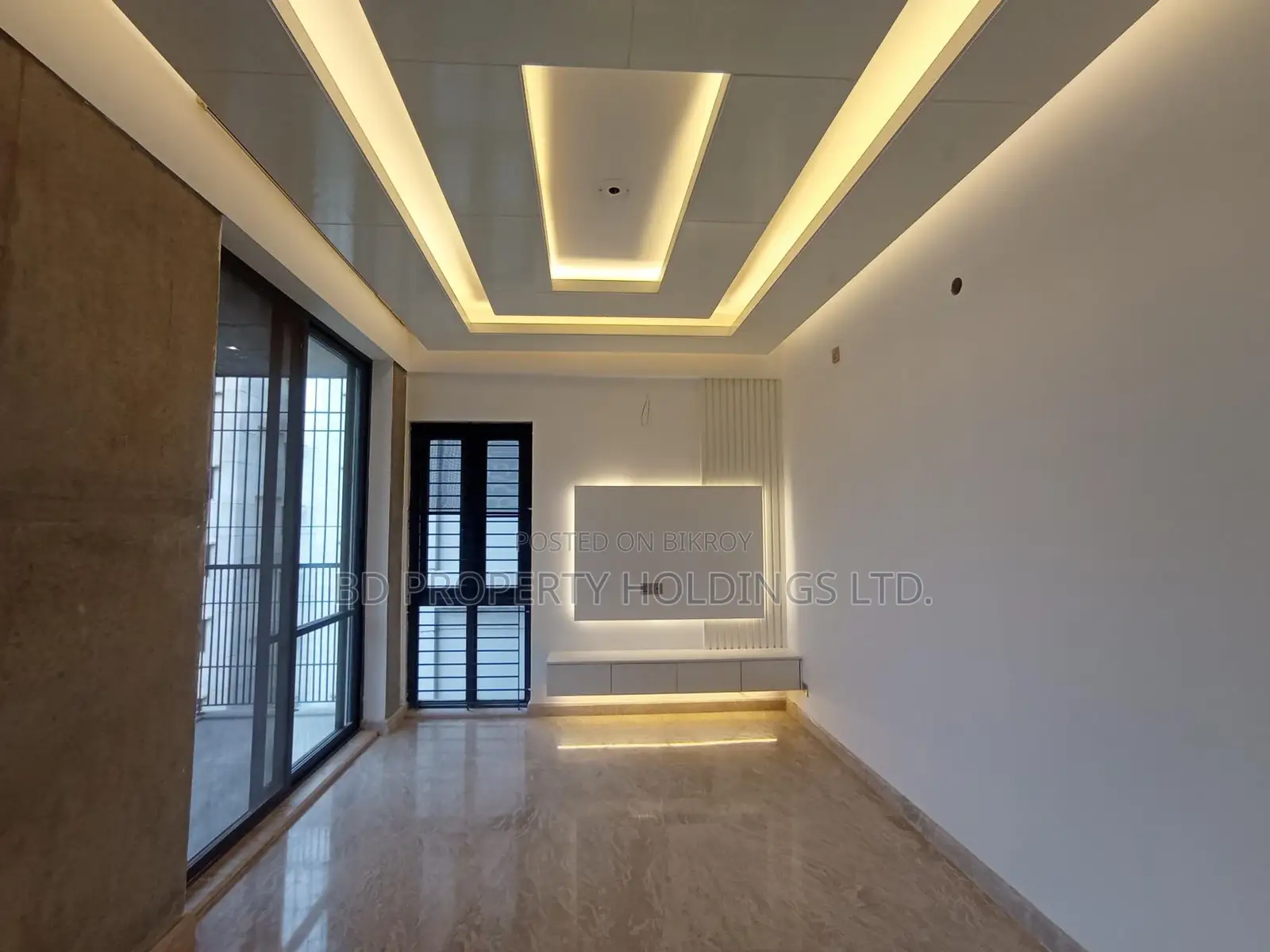 2400 Sft Luxurious Semi Furnished Ready Flat For Rent In Bashundhara in Basundhara