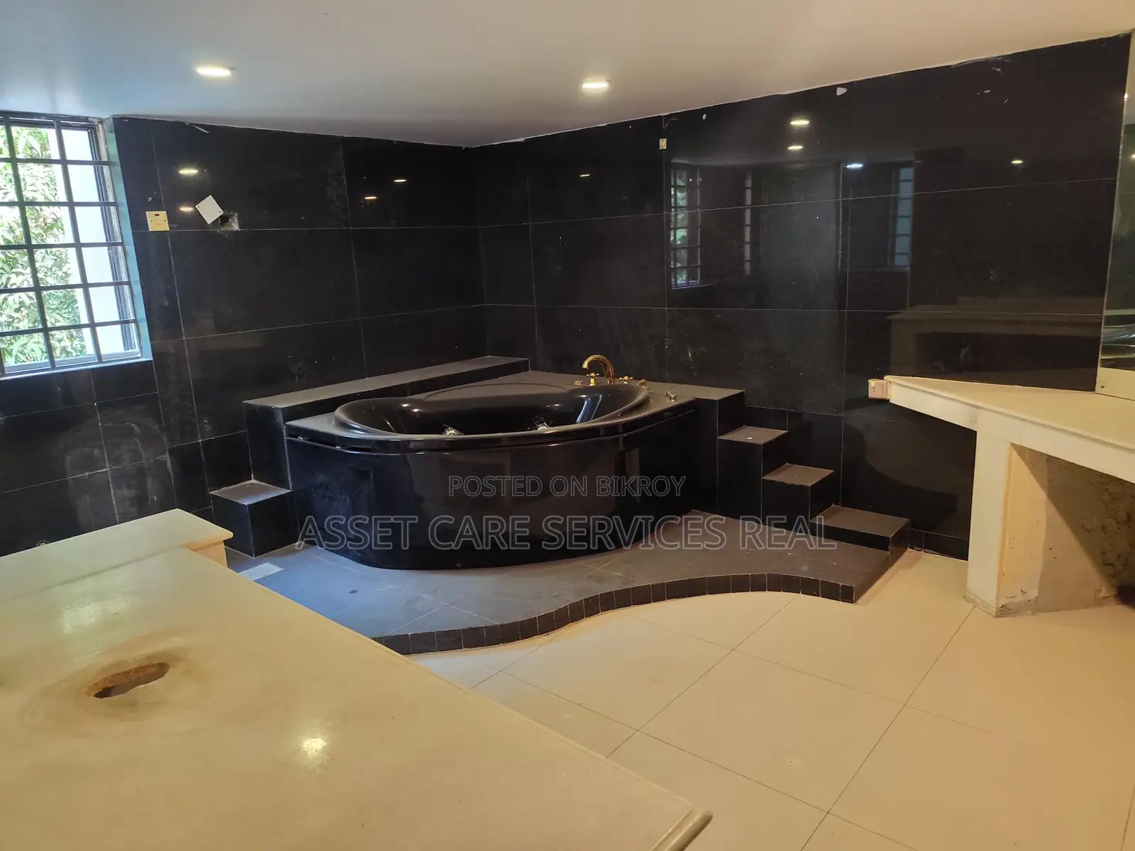 Baridhara Diplomatic Zone Swimming Including Independent House Rent in Baridhara