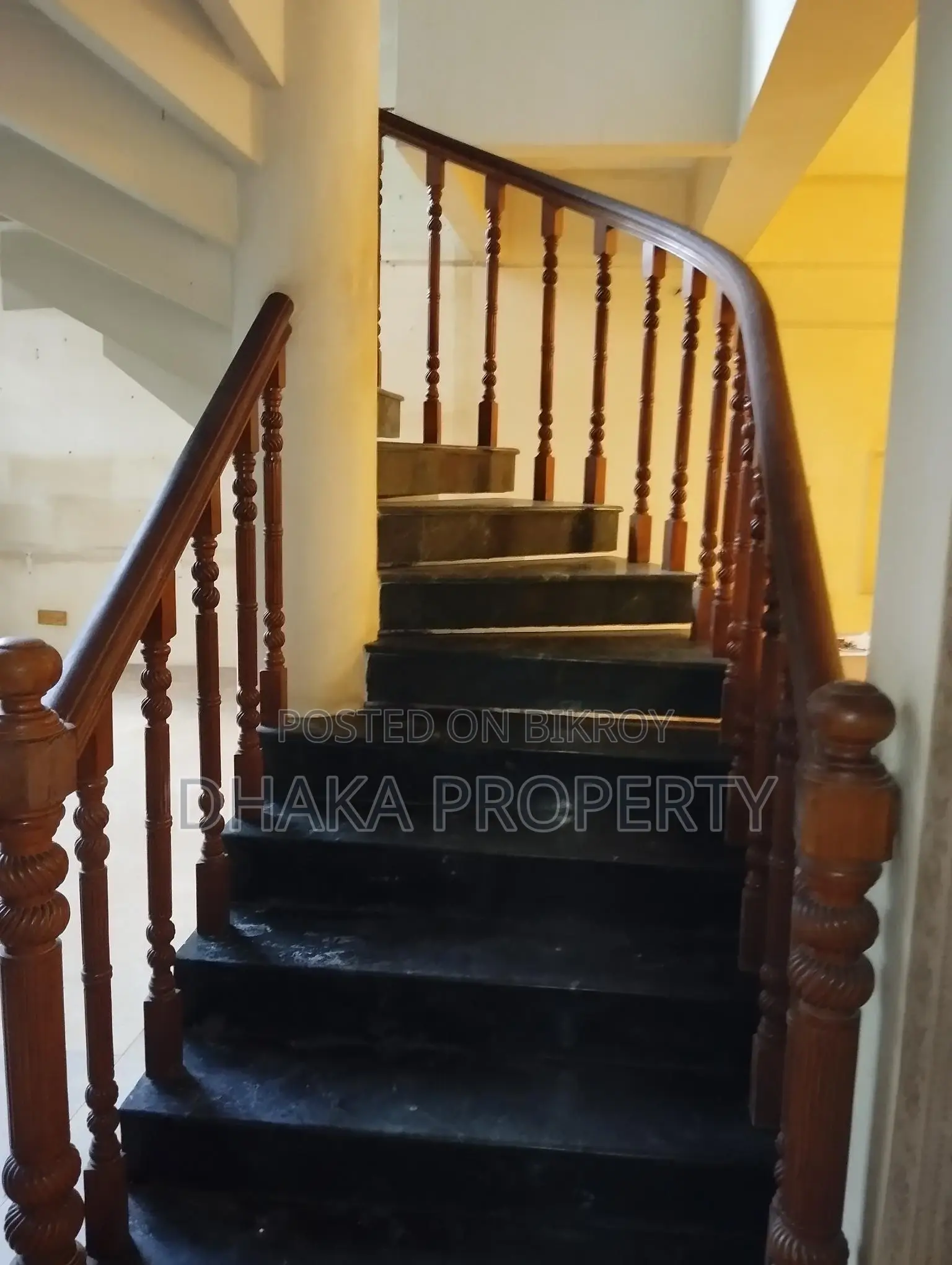 LUXURY SEMI-FURNISHED DUPLEX FLAT FOR RENT IN GULSHAN in Gulshan