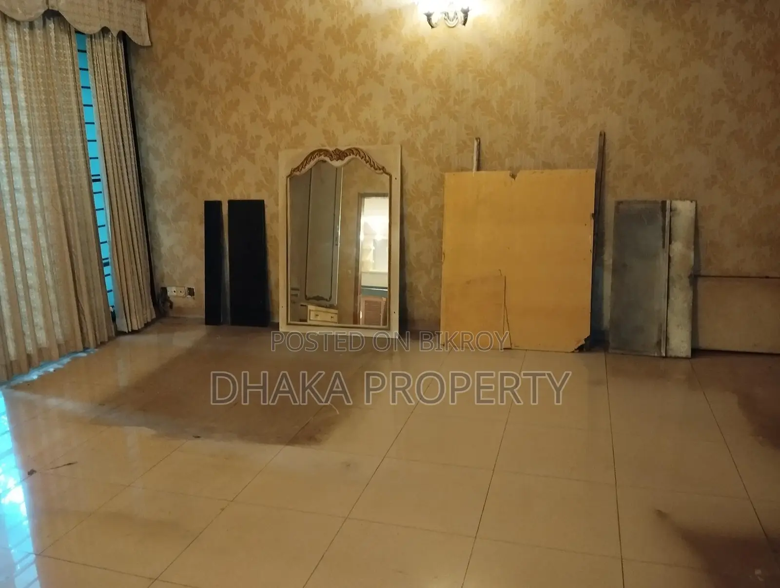 LUXURY SEMI-FURNISHED DUPLEX FLAT FOR RENT IN GULSHAN in Gulshan