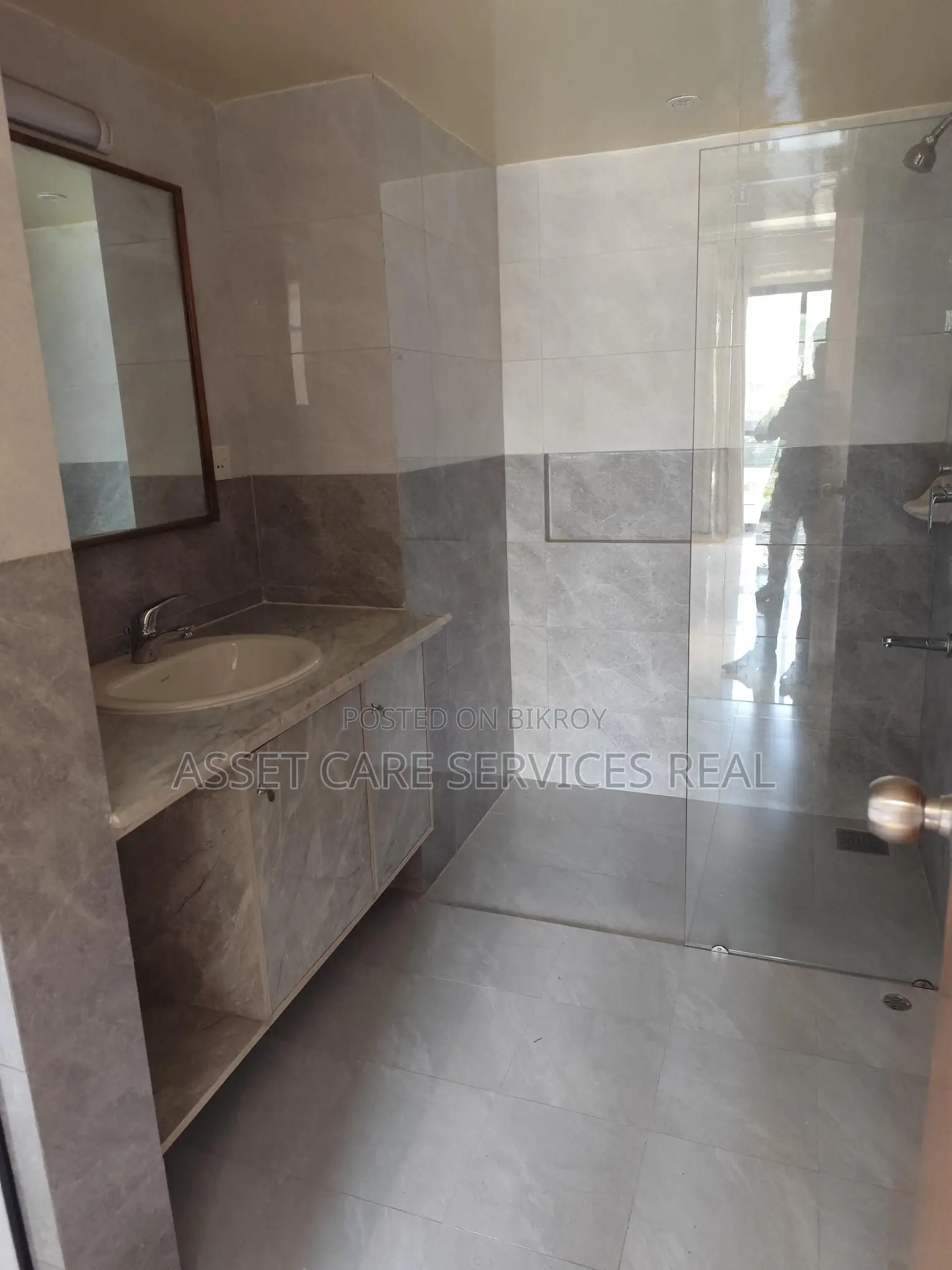 Lake View 3Bed Semi-Furnished Exclusive Apartment Rent In Banani in Banani