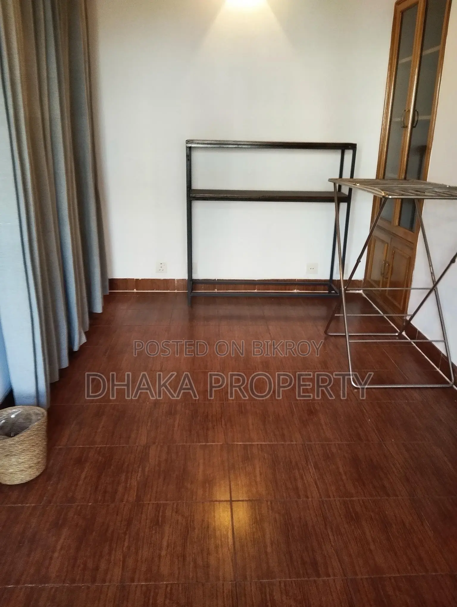 GOOD QUALITY UNFURNISHED FLAT FOR RENT IN GULSHAN in Gulshan