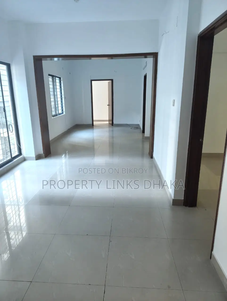 3 bedroom 4 bathroom drawing dining kitchen balcony in Gulshan