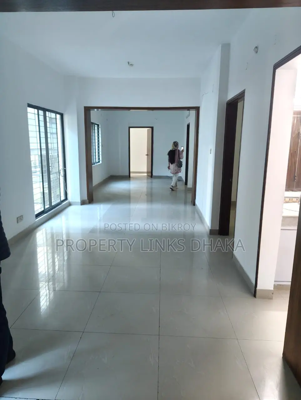 3 bedroom 4 bathroom drawing dining kitchen balcony in Gulshan